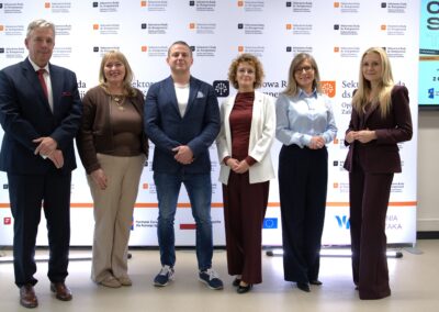 CARESKILLS TALKS 3 - SRKOZIS - family foto ekspertów i prowadzących po wydarzeniu